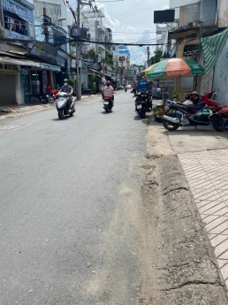 Quận 11 Hẻm xe tải thông, kinh doanh Nở hậu 141m2(3,9x29m nở hậu 7,9m) Nhà nát tiện xây mới. Chỉ