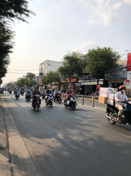 SIÊU MẪU CHÂN DÀI MẶT TIỀN TRƯỜNG CHINH NGAY NGÃ TƯ BẢY HIỀN KINH DOANH CỰC ĐỈNH 11 TỶ