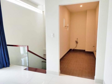 Bán biệt thự đẹp 3 tầng, 111m2, mặt tiền thảo điền, Quận 2, chỉ 25,x tỷ.