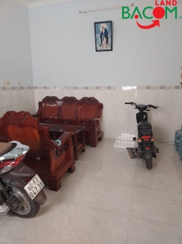 Bán nhà 175m2 ngang 7m đường oto Cách Phạm Văn Thuận 300m P Tam Hiệp Biên Hoà