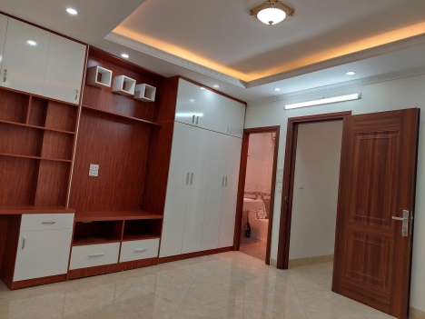 Nhà 5 tầng Thạch Bàn tự xây lô góc ô tô thông tứ tung