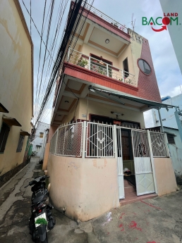 Giá chỉ 2,45 tỉ TLBán nhà 1 Trệt 2 Lầu 54m2 SHR thổ cư (P. Quang Vinh)