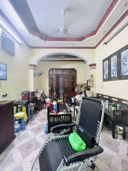 Nhà Ngõ Quỳnh, Hai Bà Trưng, Nhà đẹp Ở Luôn, 2 Thoáng,  32m, 4 Tầng, Mt 3.7m, giá 3.5 Tỷ