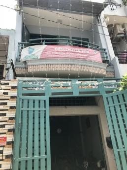 Bán gấp nhà hẻm Bùi Thế Mỹ Quận Tân Bình hẻm xe hơi thông