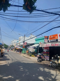 BÁN NHÀ TẶNG 300M2 ĐẤT MẶT TIỀN ĐƯỜNG, GẦN NGÃ 4 BÀ HOM- BT, CHƯA QUA ĐẦU TƯ