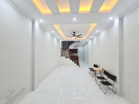 SIÊU PHẨM TÂN MAI – CỰC HIẾM SỔ ĐỦ, Ô TÔ ĐỖ CỬA