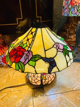 Đèn bàn tiffany hoa hồng hình nấm