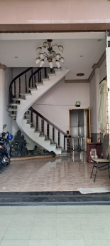 Bán nhà căn góc MT kinh doanh Lạc Long Quân, Q.11. DT 5m x 13m