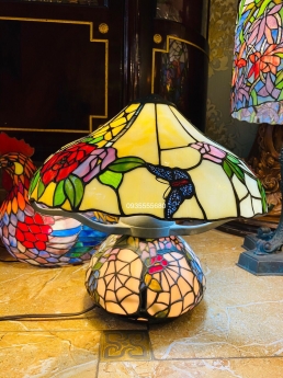 Đèn bàn tiffany hoa hồng hình nấm