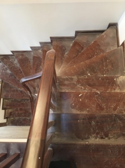 Bán nhà Hoa Bằng 35m2 5Tầng 2 thoáng - 4.75 tỷ. Nhà mới, nội thất xịn. Ôtô qua cửa