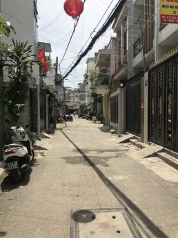 Bán gấp nhà hẻm Bùi Thế Mỹ Quận Tân Bình hẻm xe hơi thông