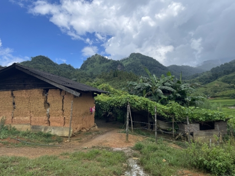 -Y TÝ- (SAPA 2).mảnh đất thuộc khu đô thị du lịch Phìn Hồ, tiềm năng tăng tỉ suất lợi nhuận lớn.