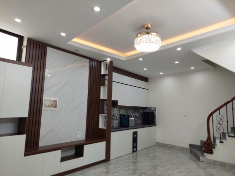 Chỉ hơn 2 TỶ có nhà Lệ Mật 40m 4 tầng DÂN XÂY