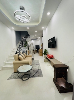 NHÀ ĐẸP 2 TẦNG, HẺM XE HƠI, HUỲNH TẤN PHÁT, QUẬN 7, CHỈ 4.6TỶ, TẶNG FULL NỘI THẤT