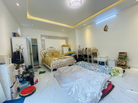 Bán nhà HXH Lạc Long Quân - Quận 11, DT 5 x10, 4 tầng, 4PN gía 6.8 tỷ