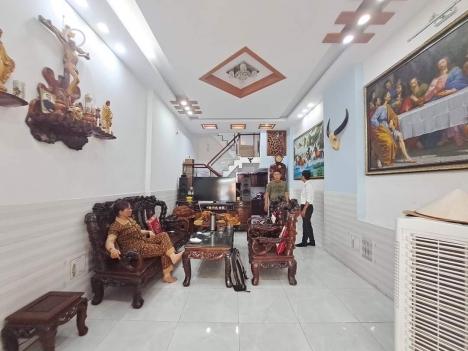 bán nhà Phạm Văn Đồng,Q.Thủ Đức SÁT BÌNH THẠNH - NHÀ ĐẸP VÀO Ở NGAY - HẺM Ô TÔ MORNING ĐỔ CỬA - KẾ