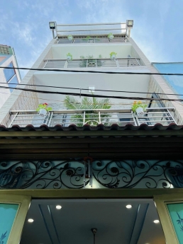 NHÀ ĐẸP Ở NGAY 4 TẦNG QUANG TRUNG, 37m2, NHỈNH 4 TỶ