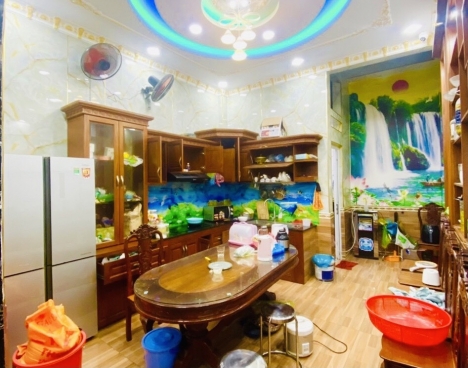 5C ra Mặt tiền Huỳnh Văn Bánh 50m2 3 tầng tặng nội thất nhỉnh 5tỷ