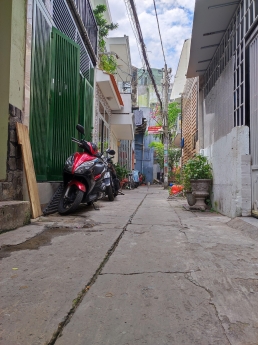 BÁN NHÀ PHÚ NHUẬN HXH 50 M2 NGANG 4.3 M 4 TẦNG ĐẸP LUNG LINH PHÙNG VĂN CUNG 6.6 TỶ.