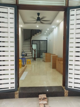 BÁN NHÀ TRONG NGÕ ĐƯỜNG THANH BÌNH MỘ LAO.OTO ĐỖ CỬA,GIÁ 4,9