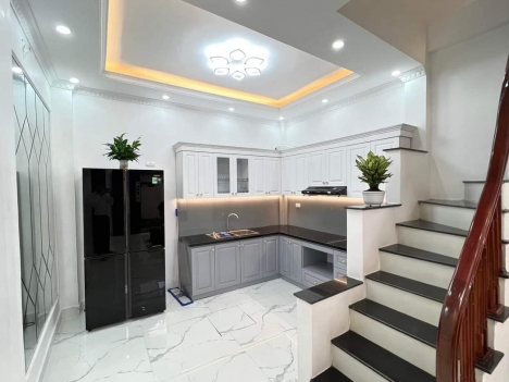 Bán Nhà Phố Nguyễn Chính, Hoàng Mai, Nhà Đẹp Ở Luôn, Ô Tô Đỗ cửa, 35m, 4 Tầng, giá 4.75Tỷ