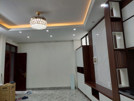 Chỉ hơn 2 TỶ có nhà Lệ Mật 40m 4 tầng DÂN XÂY