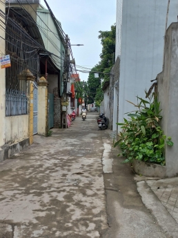 Bán Đất phố Gia Thượng - 60m - Mặt Tiền 4.5m - Giá 2.x Tỷ - Ngõ Ô Tô  Vào Đất