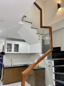 Bán gấp....NHÀ MỚI TINH, NGAY NGÃ 4 BẢY HIỀN.
3 TẦNG, giá tốt.