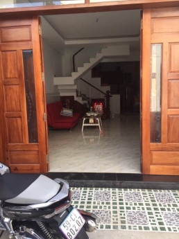 Nhà Ngay Chợ Phạm Văn Bạch - Phường 15 - Quận Tân Bình - Khu Dân Trí Cao Yên Tĩnh - 44M2 (4*11 ) -