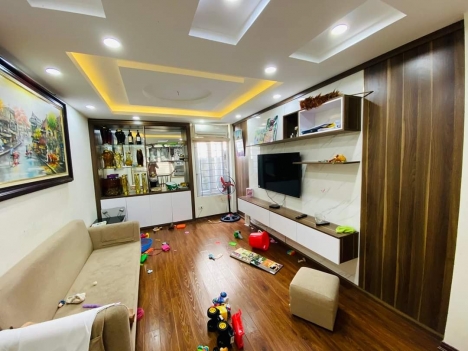 Nhà đẹp Mỹ Đình. Hai mặt thoáng, giá tốt, ở luôn 35m - 5T – 4N – Chỉ 4 tỷ 1. Siêu hiếm!