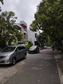 Nhà mặt tiền Phùng Chí Kiên, cách biển vài bước chân – Giá tốt.