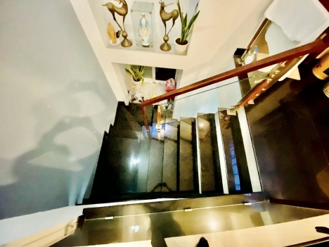 NHÀ RẤT ĐẸP NGANG HIẾM NỞ HẬU HXH GẦN LẠC LONG QUÂN