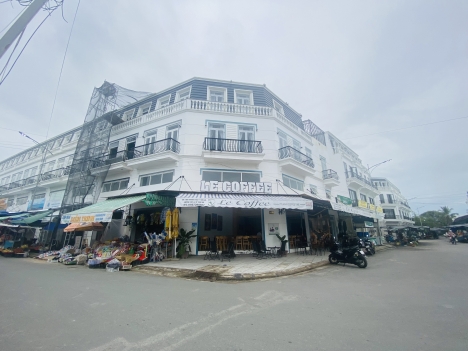 VỚI 1,2 TỶ SỞ HỮU NGAY - SIÊU PHẨM NHÀ MẶT TIỀN CHỢ - CÁCH CẦN THƠ 25KM