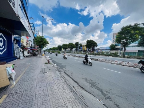 Giá chỉ: 12 tỷ
Mặt tiền Trường Chinh 54m2 4-14 4 tầng kinh doanh cực đỉnh.
giá quá yêu thương.