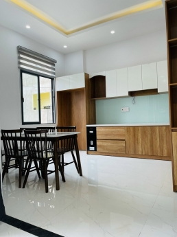 Nhà mới xây 3 tầng Trần Đình Tri gần biển giá 3,29 tỷ có tlcc