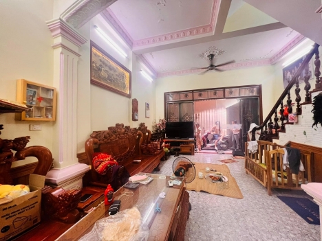 Bán nhà ngõ 68 Cầu giấy 7.4 tỷ DT 70m2 x 5T MT 5.2m, ngõ nông, 1 chủ từ đầu, giá cực tốt