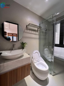 NHÀ PHỐ SIÊU ĐẸP DONALD TRUMP GÒ VẤP 5 TẦNG 5M X 14M, GIÁ NHỈNH 8 TỶ