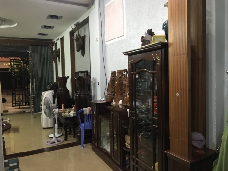 Nhà mặt tiền Phùng Chí Kiên, cách biển vài bước chân – Giá tốt.