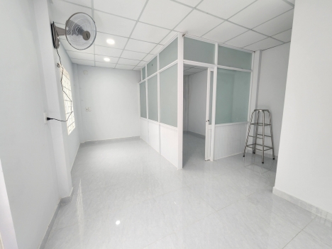 NHÀ MỚI, HẺM 3.5M, SÁT HXH, NGANG KHỦNG, GIÁ NHỈNH 3.8 TỶ TL