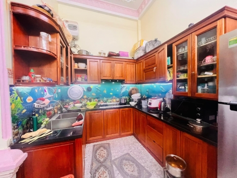 Bán nhà ngõ 68 Cầu giấy 7.4 tỷ DT 70m2 x 5T MT 5.2m, ngõ nông, 1 chủ từ đầu, giá cực tốt