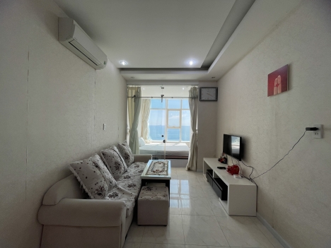 Cho thuê căn hộ rộng 50m2 tại Mường Thanh 60 Trần Phú gồm 1 phòng ngủ lớn và 1 phòng ngủ nhỏ.