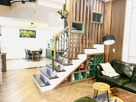 Bán nhà Lê Đình Dương, Hải Châu, Oto, 55m, 4T mới 90%, Dòng Tiền ổn định, 3b ra phố, hơn 4 tỷ