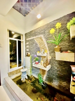 NHÀ RẤT ĐẸP NGANG HIẾM NỞ HẬU HXH GẦN LẠC LONG QUÂN