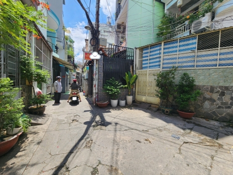 NHÀ MỚI, HẺM 3.5M, SÁT HXH, NGANG KHỦNG, GIÁ NHỈNH 3.8 TỶ TL