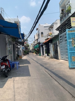 DIỆN TÍCH LỚN VỊ TRÍ ĐẸP NHÀ CŨ TIỆN XÂY MỚI.