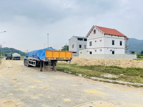 đất đô thị, đường nhựa vỉa hè rộng, lô góc 2 mặt tiền. giá chỉ 1x triệu. rẻ nhất Hà Nội