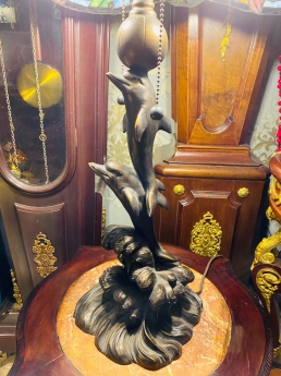 Giao lưu e đèn tiffany cá heo mỹ