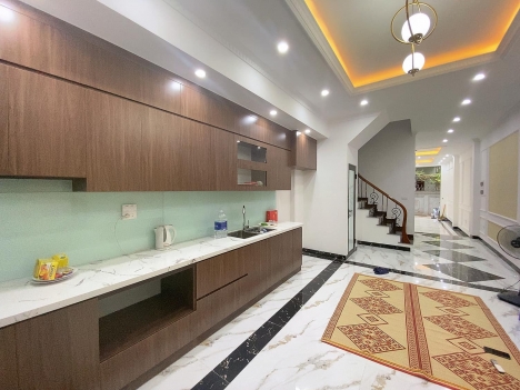 CHÂN DÀI MẶT NGÕ GIÁP BÁT- Ô TÔ- KD- THANG MÁY-THOÁNG TRƯỚC SAU- NHÀ MỚI !!! 

Diện tích: 77m2*6