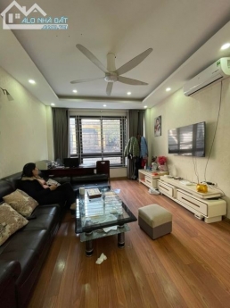 Bán nhà riêng Phạm Văn Đồng, DT 70m2, 5T, MT 4.3m, giá 6.5 tỷ, ô tô vào nhà, kinh doanh, ngõ