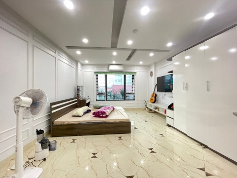 Tài chính quanh 3 tỷ có nhà 5 tầng full nội thất phố Tân Thụy đầu Nguyễn Lam